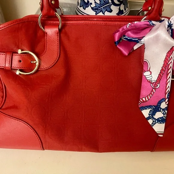 Salvatore Ferragamo Red Gancini Embossed
Shoulder Bag - Picture 2 of 13
